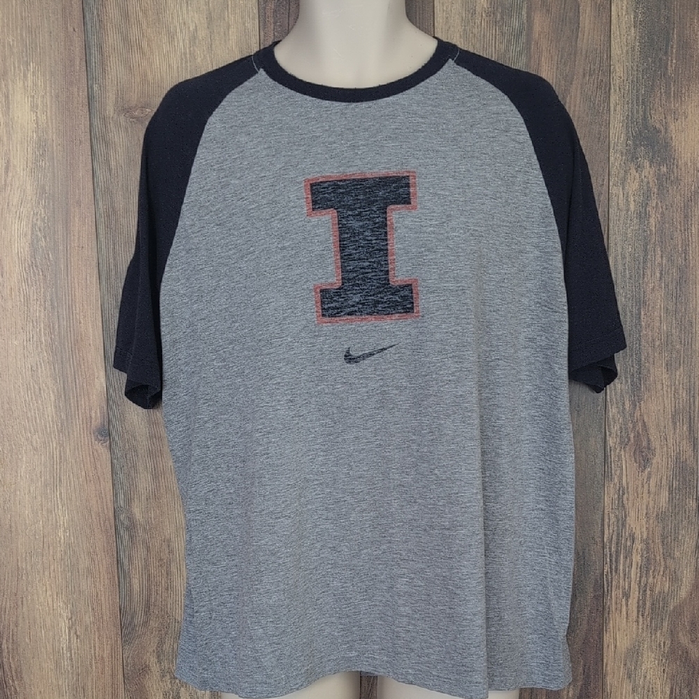 Nike Gray and Navy Regular Fit Short Sleeve Tee XL                          M310